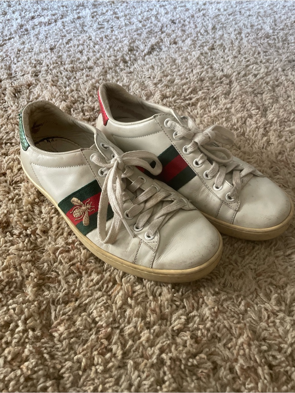 Gucci White Leather Low-Top Sneakers with Green and Red Web Stripe and Gold Bee